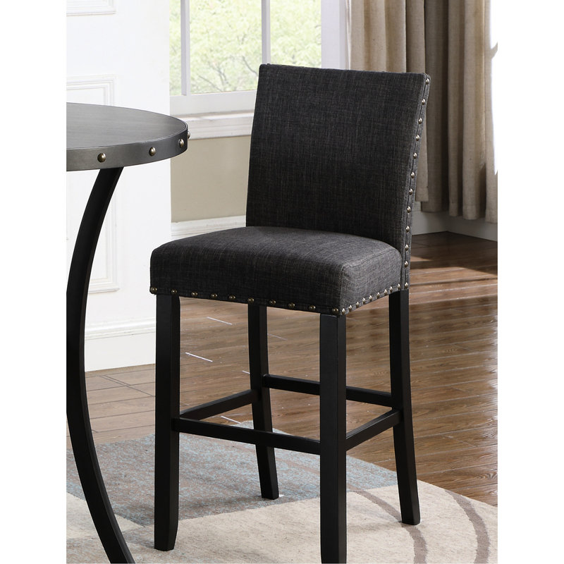 Tabourets de bar gris (2) - Bois franc, garniture cloutée, siège de 44 po x H 30 po, dimensions de 16 po x 23 po (2) hauteur du siège, 16 po x 23 po
