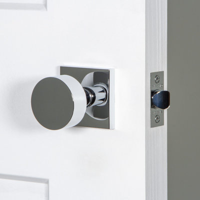 Viaggio Quadrato Rosette Passage With Circolo Brass Knob In Satin Nickel