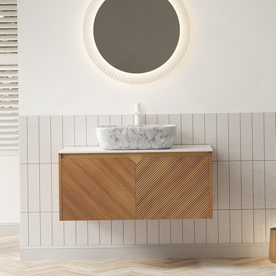 Meuble-lavabo 36 po, meuble de rangement flottant en contreplaqué, portes doubles en sergé avec garniture en métal, vasque en céramique à motif marbré et plateau en pierre frittée blanc de Carrare, couleur grain de bois de chêne Corolla