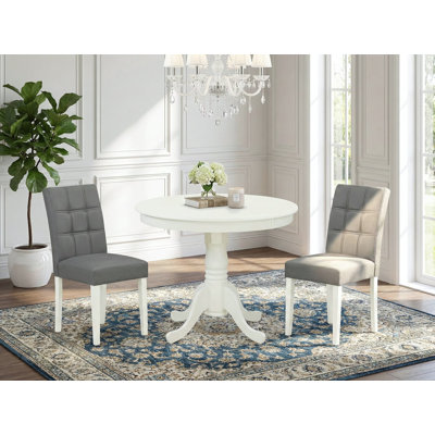 L'ensemble de 3 tables de cuisine comprend une table en bois et 2 chaises individuelles en tissu de polyester gris platine avec dossier élégant - finition lin blanc