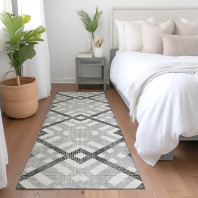 Kinslee Geometric Indoor / Outdoor Rug