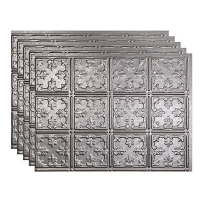 FASÄDE Traditional Style/Pattern 10 Decorative Vinyl 18in x 24in Backsplash Panel