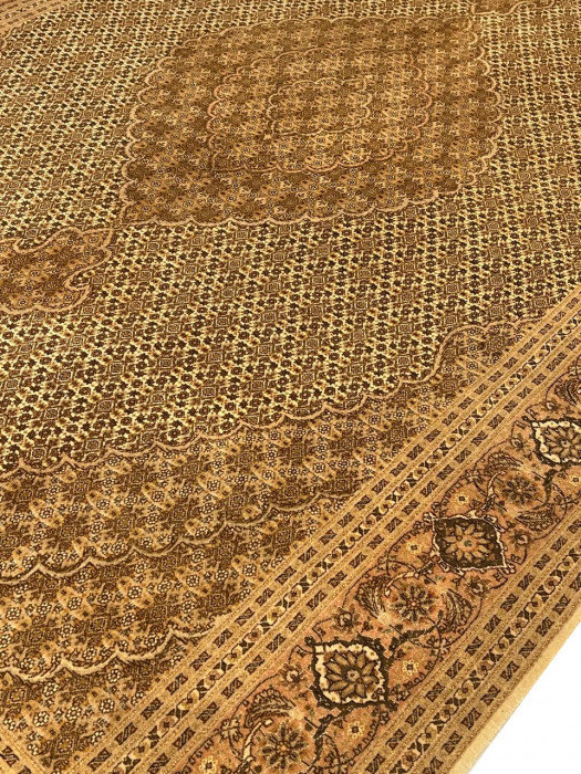 Fine Hand Knotted Persian silk & wool Tabriz 6'7'' X 10'3''