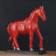 Cheval en céramique fait à la main - symbole du triomphe-116090235