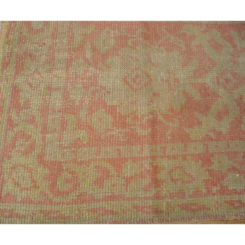 Tapis beige Oushak Lofty