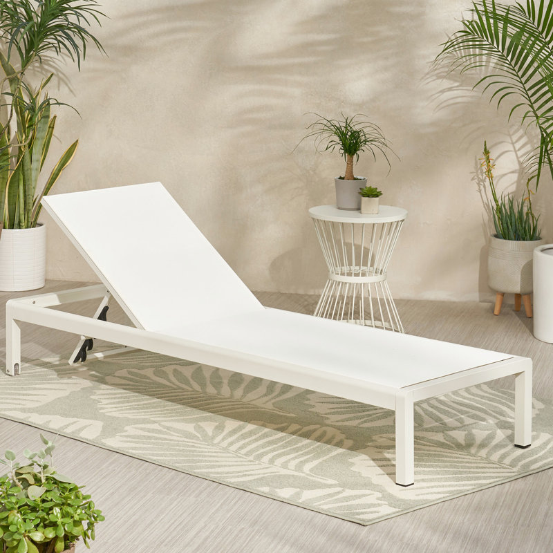 Chaise longue en filet respirant avec sièges réglables en aluminium et blanc - structure stable blanche