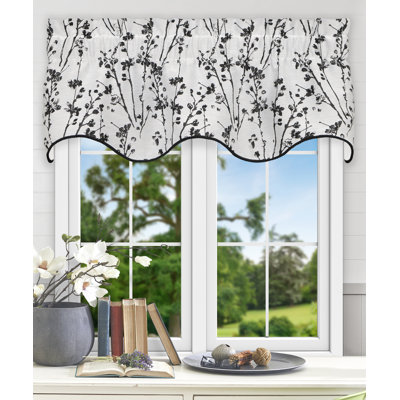 Mahtomedi Floral Scalloped Window Valance