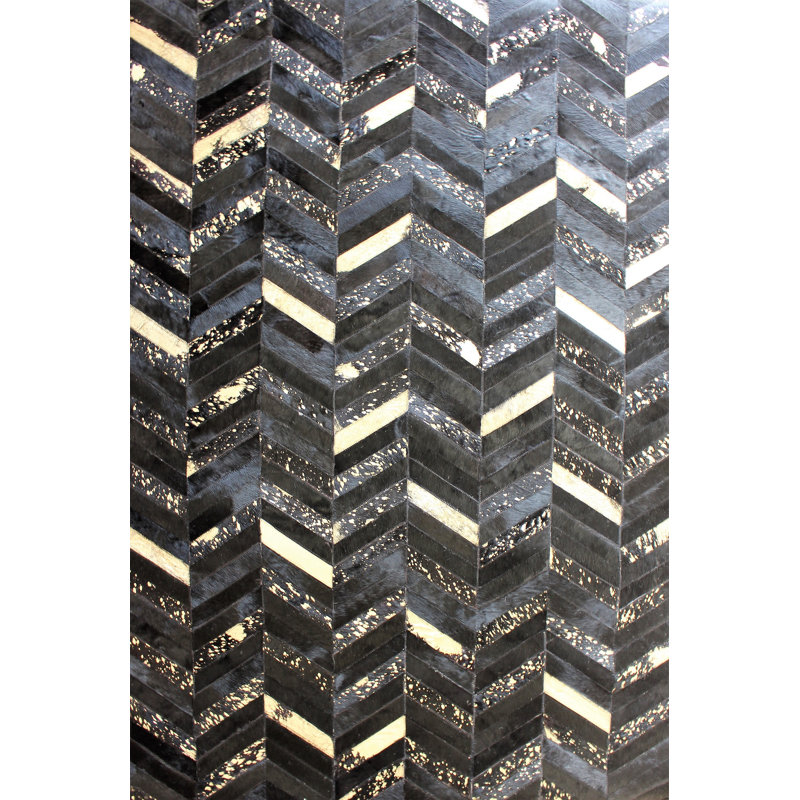 Mckinney Chevron Cowhide Area Rug, Rectangle 150 x 210 cm