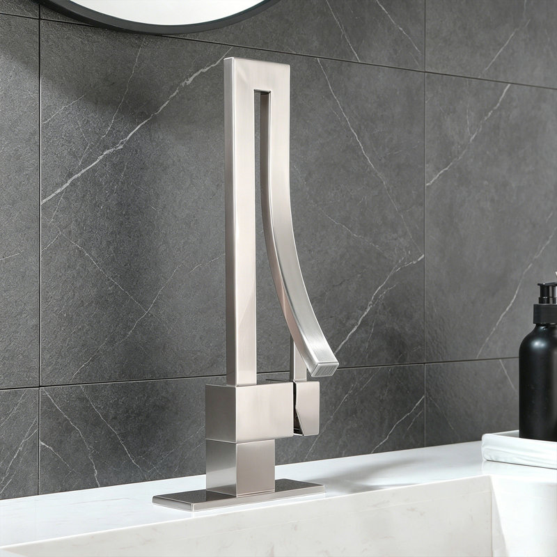 Single-Hole Single-Handle Bathroom Faucet with Drain Assembly