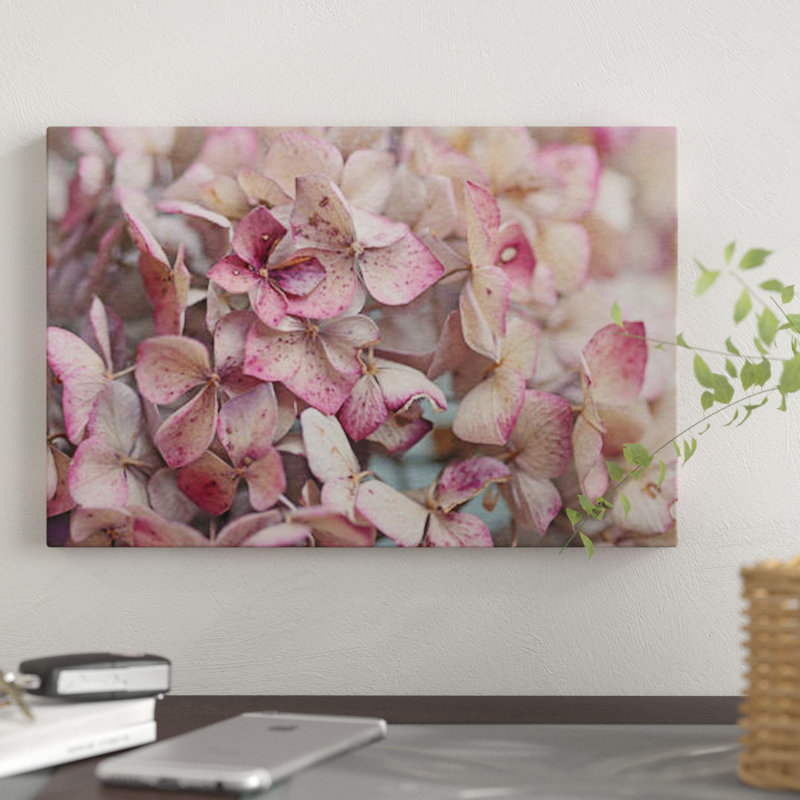 Hortensia rétro, impression sur toile, H 12 po x l 18 po x P 1,5 po, Toile tendue, Pas de tapis