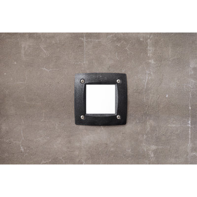 Tahnaout 1 - Bulb Outdoor Bulkhead Light