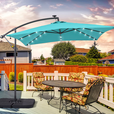 Parasol de patio 8,2 pi à DEL en porte-à-faux décalé avec base, parasol d'extérieur toutes saisons pour terrasse