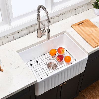 Évier de cuisine 33 po x 20 po avec grille et crépine - Chaleur, structure en forme de cuvette profonde et antirouille, facile à nettoyer, avec volume intérieur spacieux et rapide