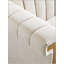 Canapé moderne en tissu doux avec dossier confortable, pour des salons élégants et raffinés.-503029912