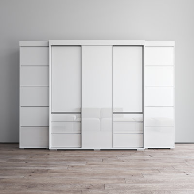 Armoire Marlize 117,4 "avec tablettes réglables, tringle, finition mate