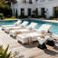 Méridiennes de patio modernes en bois d'acacia avec inclinaison réglable, coussin crème pour le jardin et la piscine