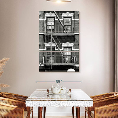 Lilie New York Facade I