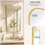 Miroir mural moderne à cadre incurvé, miroir décoratif pour salle de bain-556756316