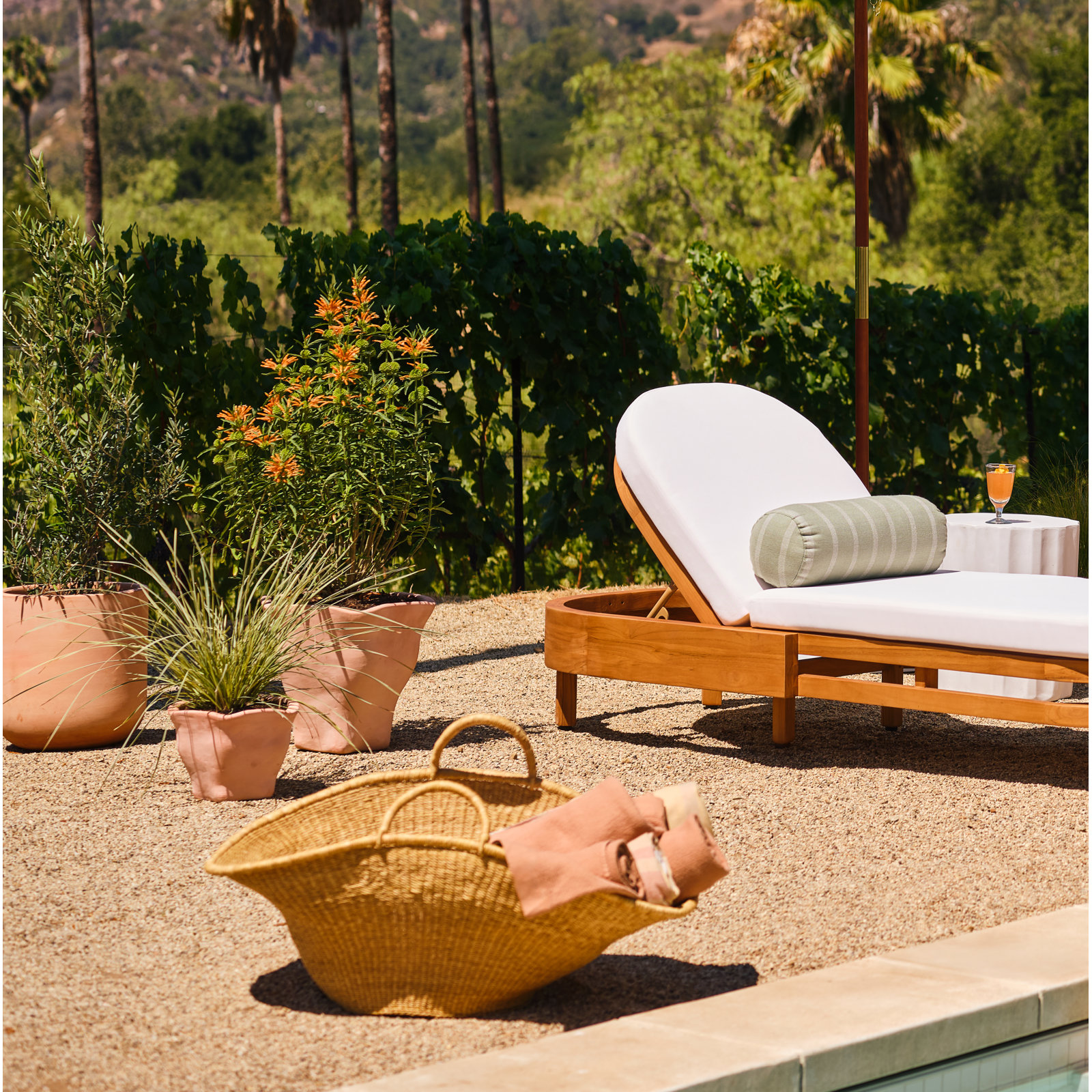 Dwyer Pot Planter, 16.75" H x 19.75" W x 19.75" D