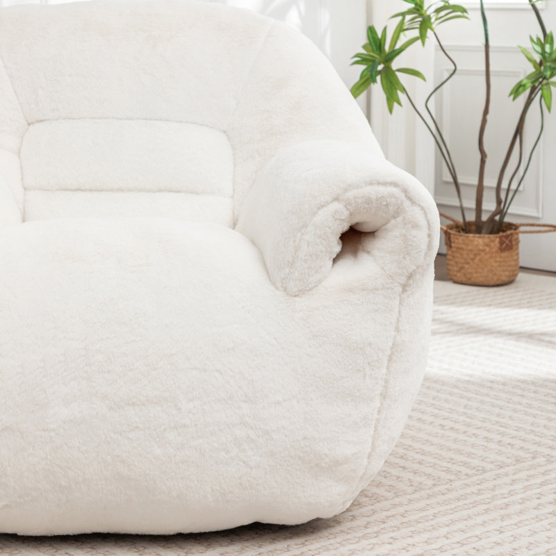 Fauteuil à billes, Fausse fourrure blanche