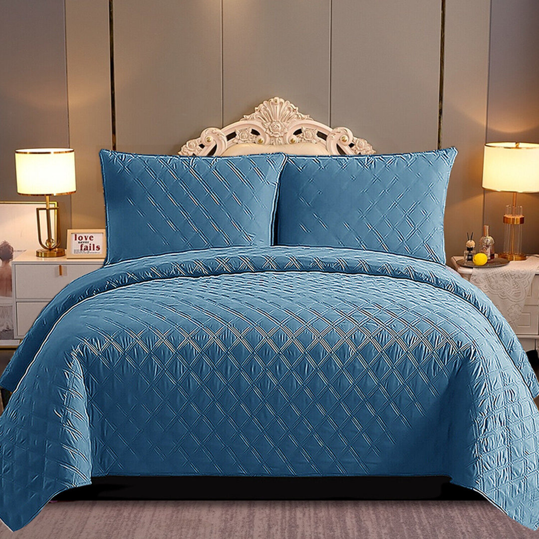 Watsonville Polyester Geometric Shapes Bedspread with Pillow Shams Included