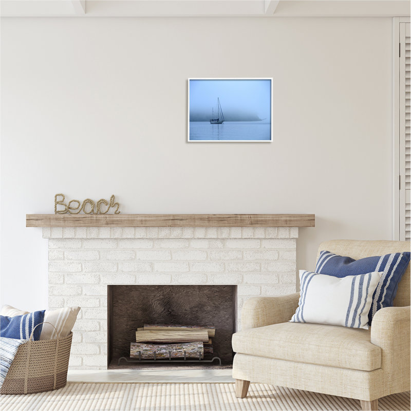 «Ba-105», impression de bateau brumeux sur toile par Daniel Sproul, Giclée encadrée blanc bord de mer
