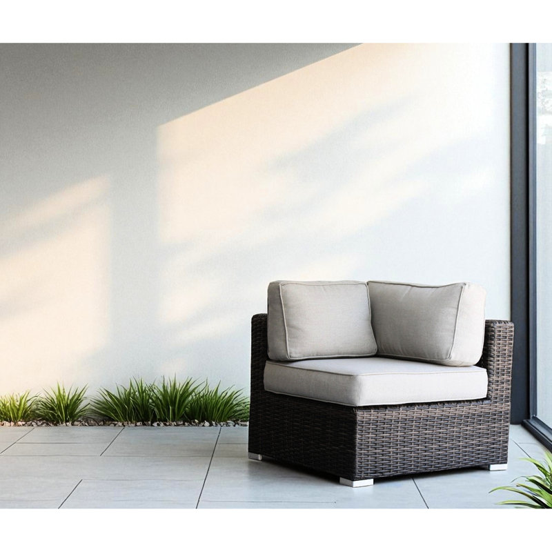 Fauteuil d'angle modulaire brun toutes saisons: fauteuil de coin de style complexe avec dossier et coussins légèrement inclinés pour le confort du patio