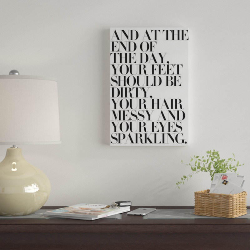 «At the End of the Day», art textuel sur toile, H 18 po x l 12 po x P 1,5 po