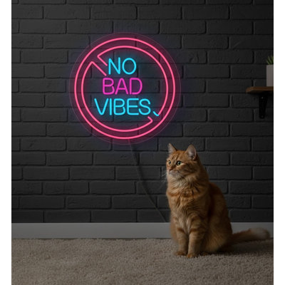  | Enseigne néon No Bad Vibes | Fabriqué avec un tube néon flexible durable qui émet un éclairage lumineux et uniforme et dure plus de 50 000 heures sans gradation | 20 x 20 | Bleu et rose