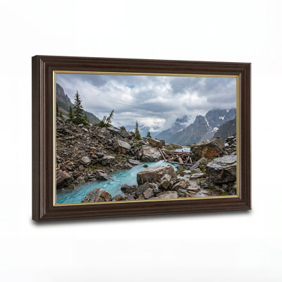 «Turquoise River» avec des rochers gris et des pins, art mural sur toile