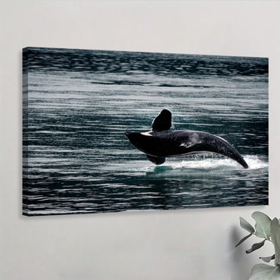 1Pc Framed Canvas Poster Print Orca breaches the ocean surface, dynamic and powerful, Realistic photography style.Wall Art Decor, Perfect for Room Decor Living Room Bedroom Office Kitchen Bathroom Home Decor, Ideal Home Wall Decoration Gift