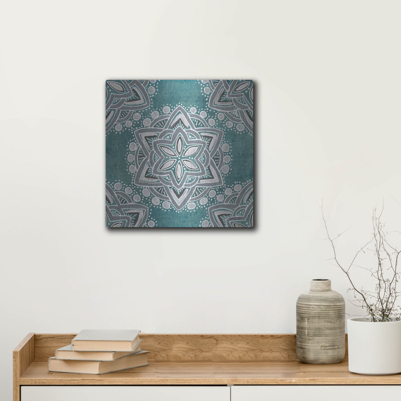Art mural en métal «Star Mandala 1» par Yvette St. Amant, H 12 po x l 12 po