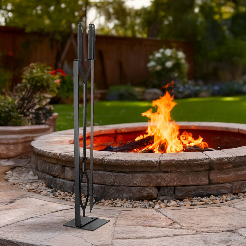 Ensemble d'outils de foyer, ensemble d'outils de feu 3 pièces et support avec support, pinces, tisonnier, accessoires de foyer en fer forgé pour feu de camp intérieur / extérieur, noir