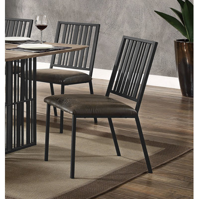 Ensemble de 2 chaises d'appoint élégantes avec dossier ergonomique et revêtement en cuir synthétique, parfait pour la salle à manger et le salon.