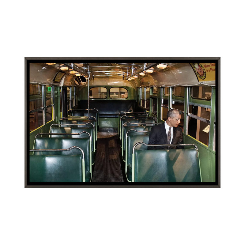 «Barack Obama» par Pete Souza, Toile encadrée de bois rustique foncé, Pas de tapis, H 18 po x l 26 po x P 1,5 po