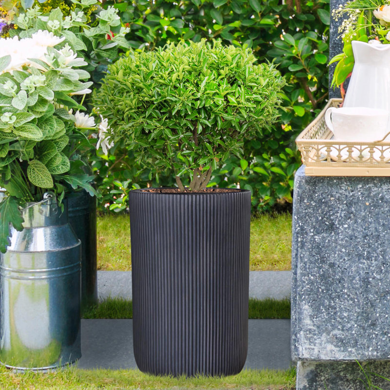 Black Concrete Effect Frostproof Outdoor Plant Pot, Garden Flower Pot, Vase Round Garden Planter with Drainage Holes, Outdoor Planter with Ribbed Pattern