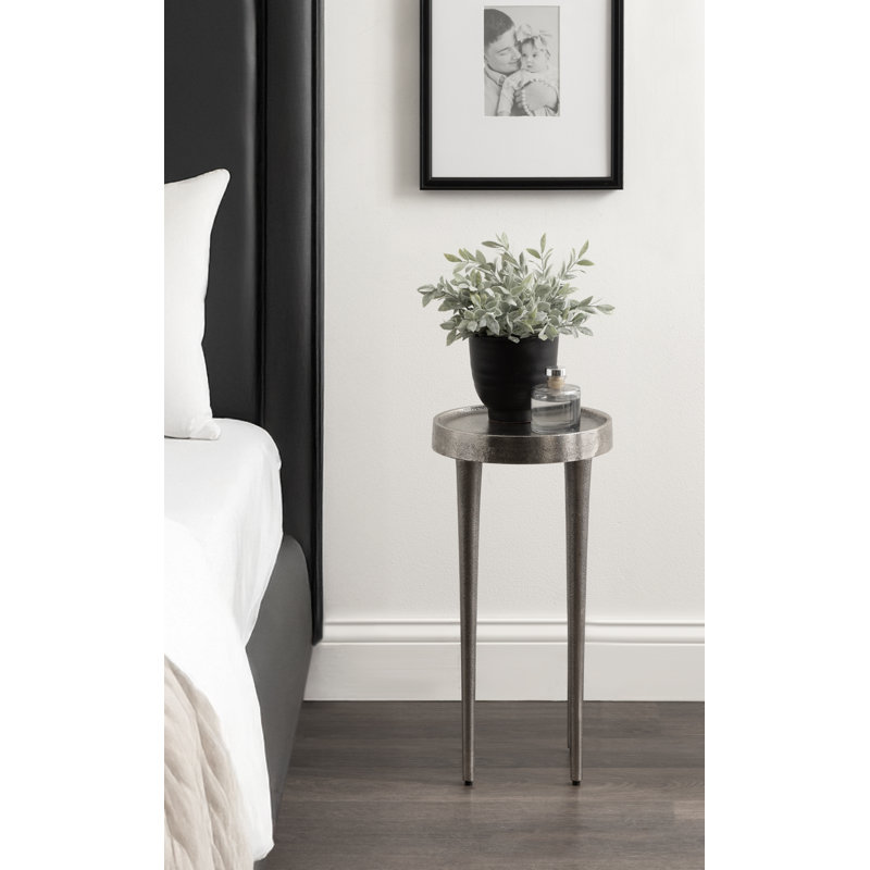 Table à boissons ronde en métal, H 20,5 po x l 10 po x P 10 po, Argent