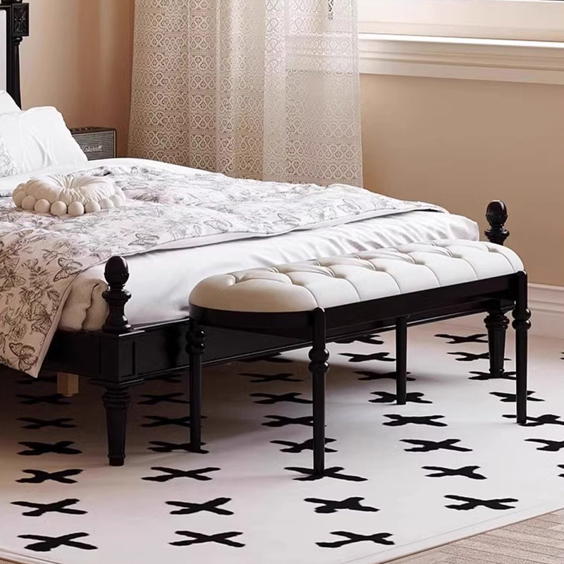 Long banc tapissier en cuir blanc