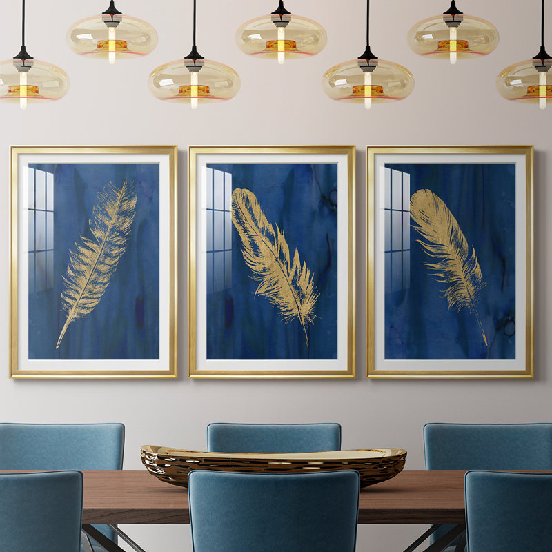 Golden Feather I - reproduction sur mesure encadrée de qualité supérieure mate - 3 pièces, H 21 po x l 30 po, Doré
