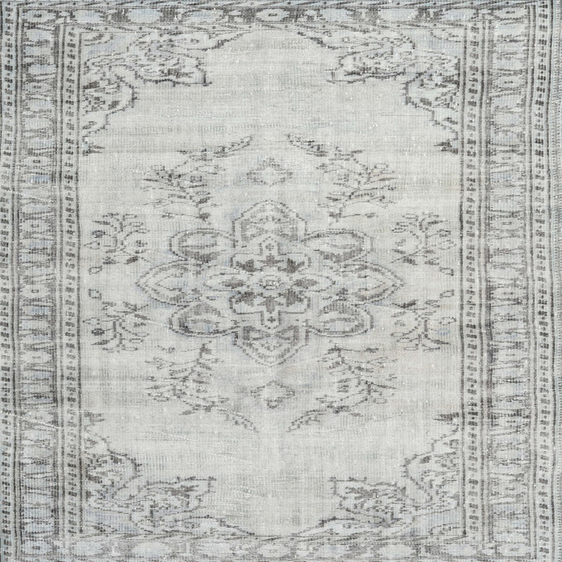 Philipston Oriental Indoor Rug, Round 3'
