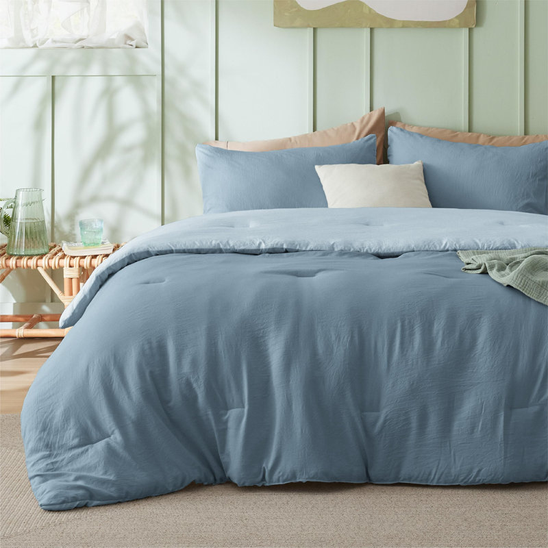 Bedsure Reversible Prewashed Comforter Set, King Comforter + 2 King Pillowcases, Mineral Blue/Sky