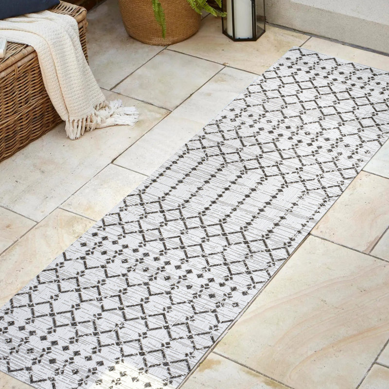 Tapis d'intérieur / extérieur Crompton, Tapis de couloir 2 pi 2 po x 10 pi, Crème/noir