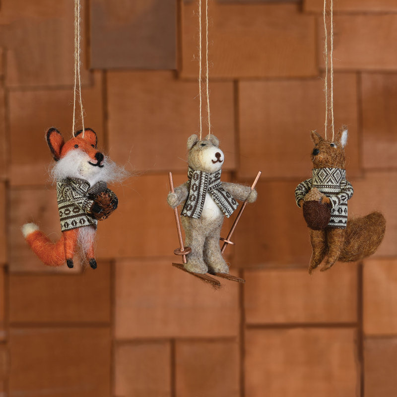 Ornement de figurine en feutre avec écureuil suspendue