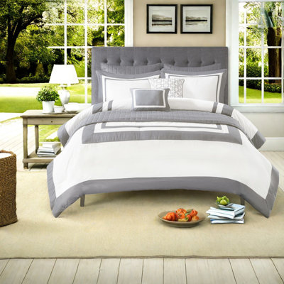 Luxury 8 Piece Bedding Sets, Polyester Hotel Style For Modern Home