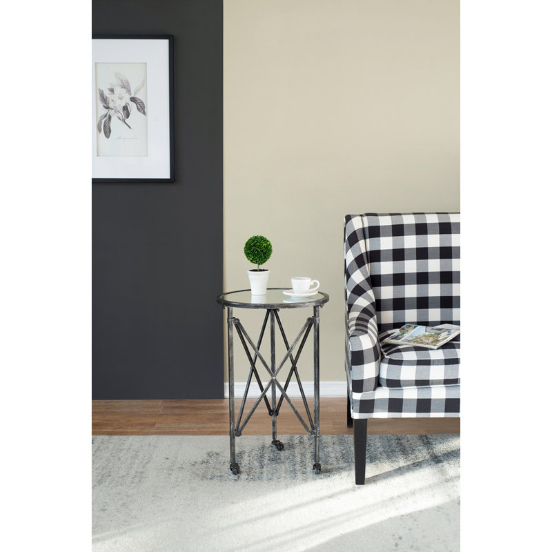 Table d'appoint Gilbert D17 x 26,5 po