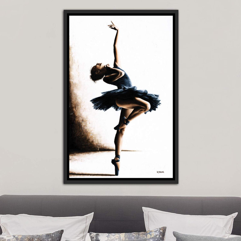Mystique par Richard Young - impression d'art graphique, Cadre flottant noir patiné, H 40 po x l 26 po x P 1,5 po