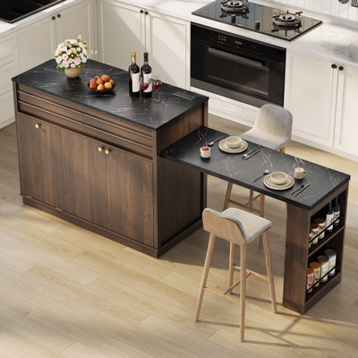 Îlot de cuisine avec table à manger extensible, dessus en faux marbre et prises électriques