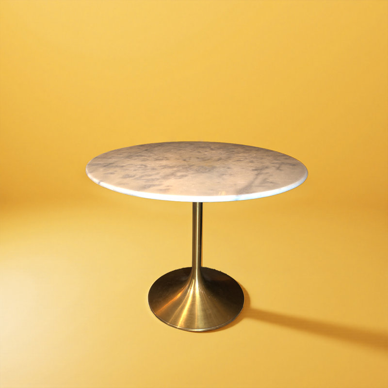 Table Fauk en marbre blanc avec base dorée