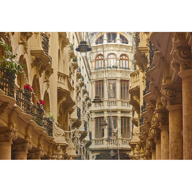 Bâtiments antiques classiques Wampler. Espagne par Abbpoto - Photographie sur toile tendue, H 8 po x l 12 po