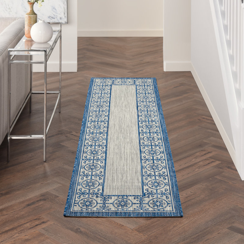 Girst Indoor / Outdoor Rug, Runner 2'2" x 7'6"